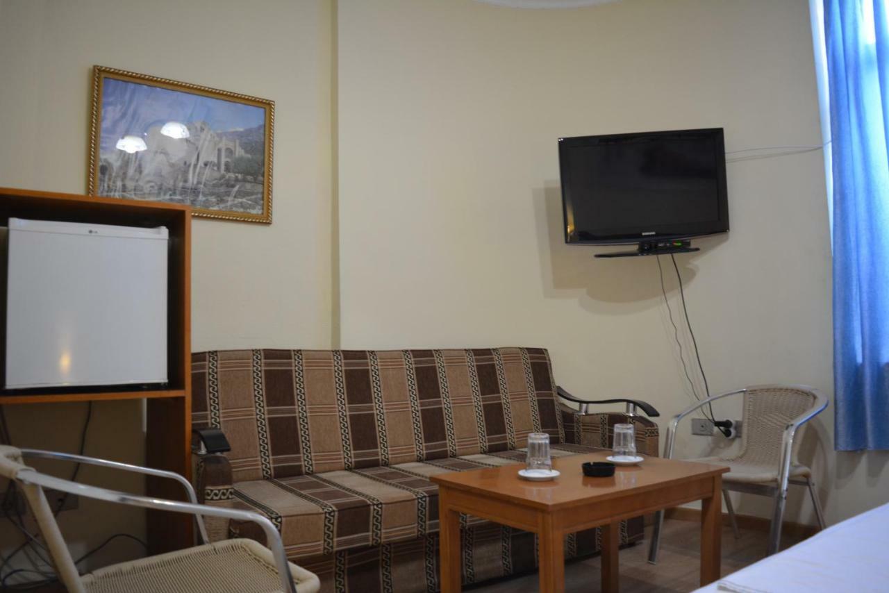 Hotel Republika Tiranë Eksteriør bilde
