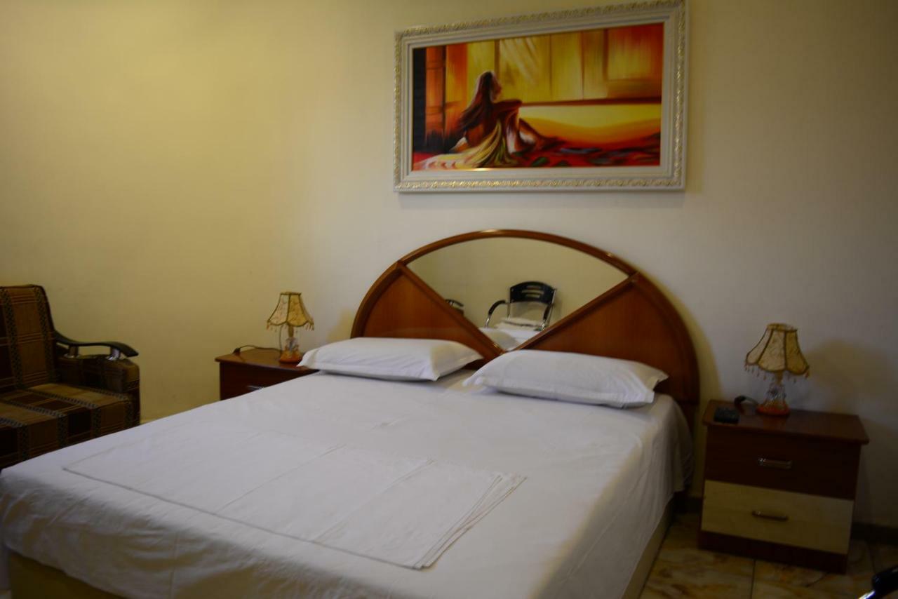 Hotel Republika Tiranë Eksteriør bilde